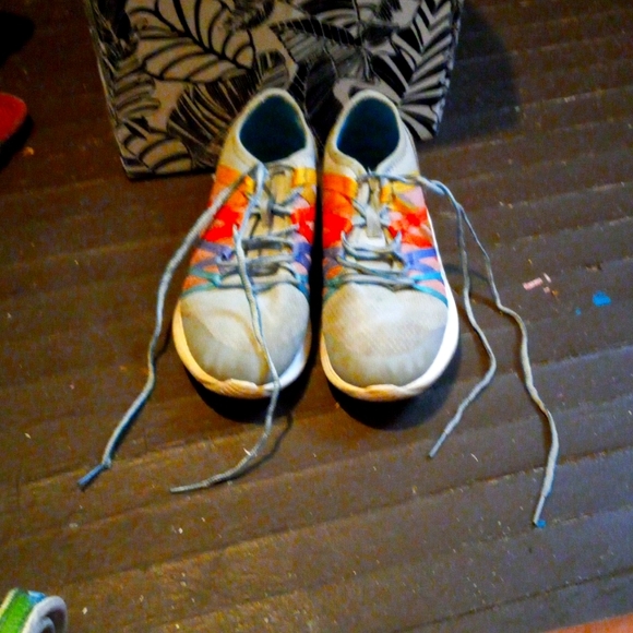 Shoes - Picture 1 of 3